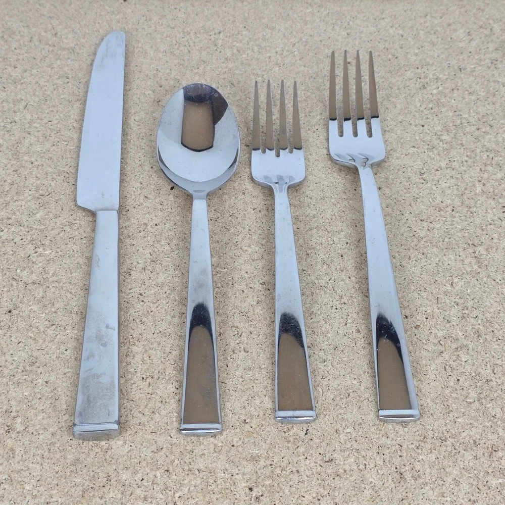 Oneida Icarus Stainless Steel Flatware 4 Piece Set Knife Forks Spoon Replacement